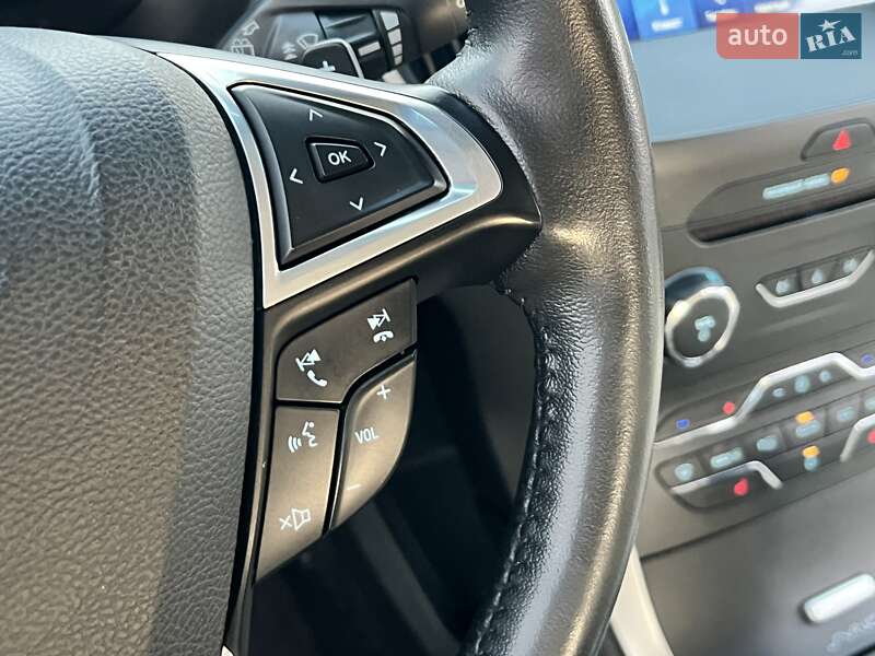 Внедорожник / Кроссовер Ford Edge 2016 в Ровно