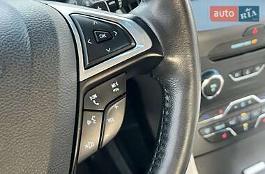 Внедорожник / Кроссовер Ford Edge 2016 в 