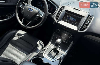 Внедорожник / Кроссовер Ford Edge 2015 в 