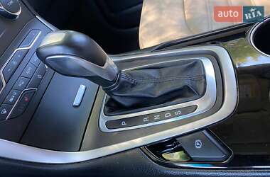 Внедорожник / Кроссовер Ford Edge 2018 в 
