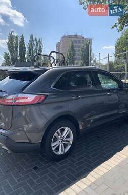 Внедорожник / Кроссовер Ford Edge 2019 в 