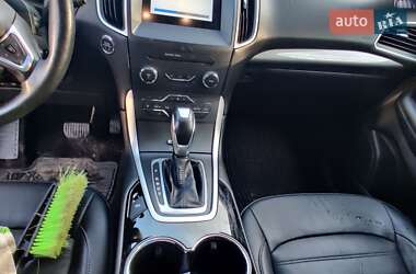 Внедорожник / Кроссовер Ford Edge 2016 в 
