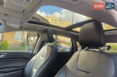 Позашляховик / Кросовер Ford Edge 2019 в 