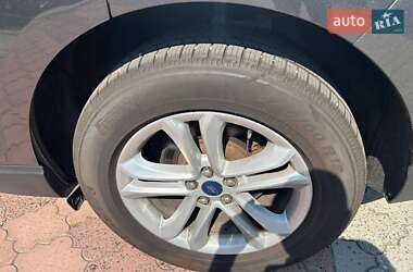Внедорожник / Кроссовер Ford Edge 2019 в 