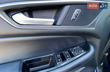 Внедорожник / Кроссовер Ford Edge 2016 в 