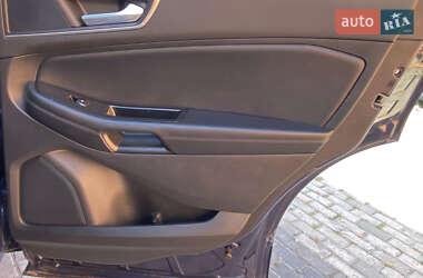 Внедорожник / Кроссовер Ford Edge 2016 в 