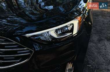 Внедорожник / Кроссовер Ford Edge 2022 в 