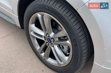Внедорожник / Кроссовер Ford Edge 2016 в 