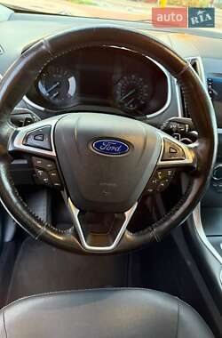 Внедорожник / Кроссовер Ford Edge 2015 в 