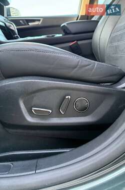 Внедорожник / Кроссовер Ford Edge 2015 в 