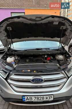 Внедорожник / Кроссовер Ford Edge 2016 в 