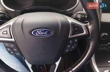 Внедорожник / Кроссовер Ford Edge 2016 в 