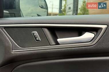 Внедорожник / Кроссовер Ford Edge 2015 в 