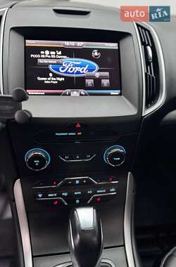 Позашляховик / Кросовер Ford Edge 2015 в 