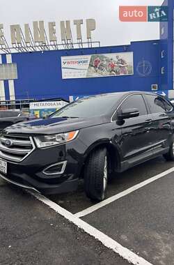 Позашляховик / Кросовер Ford Edge 2015 в 