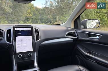 Позашляховик / Кросовер Ford Edge 2022 в 