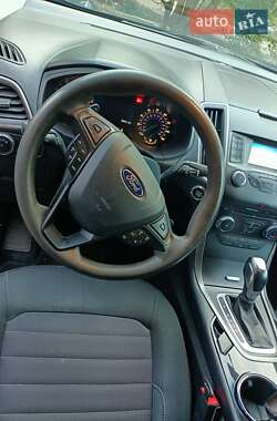 Внедорожник / Кроссовер Ford Edge 2016 в 