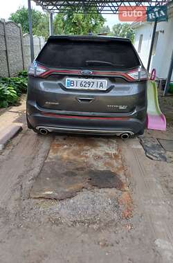 Позашляховик / Кросовер Ford Edge 2015 в 