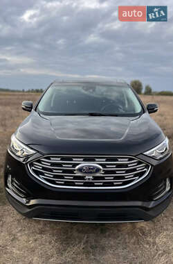 Внедорожник / Кроссовер Ford Edge 2019 в 