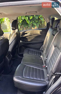Внедорожник / Кроссовер Ford Edge 2020 в 
