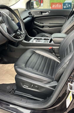 Позашляховик / Кросовер Ford Edge 2021 в 