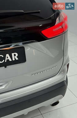 Позашляховик / Кросовер Ford Edge 2019 в 