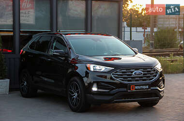 Позашляховик / Кросовер Ford Edge 2019 в 