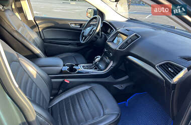 Позашляховик / Кросовер Ford Edge 2016 в 