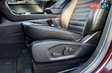 Внедорожник / Кроссовер Ford Edge 2020 в 