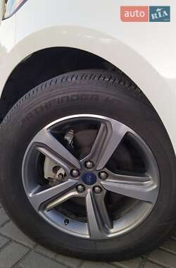 Внедорожник / Кроссовер Ford Edge 2020 в 