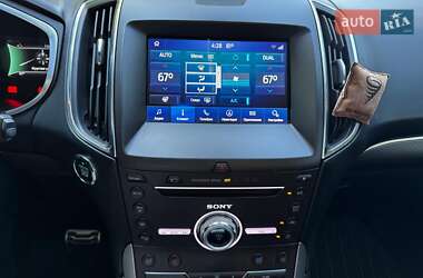 Внедорожник / Кроссовер Ford Edge 2018 в 