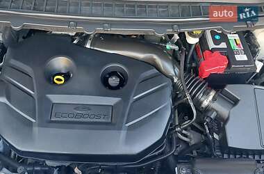 Внедорожник / Кроссовер Ford Edge 2017 в 