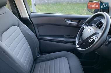 Внедорожник / Кроссовер Ford Edge 2018 в 