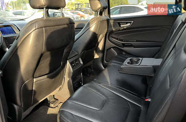 Позашляховик / Кросовер Ford Edge 2019 в 