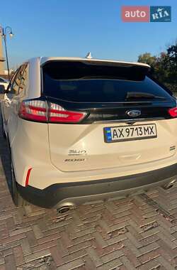 Внедорожник / Кроссовер Ford Edge 2018 в 