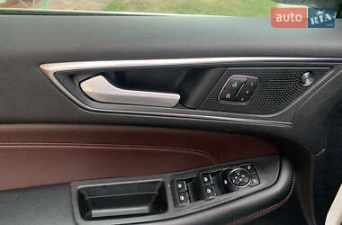 Позашляховик / Кросовер Ford Edge 2021 в 