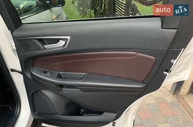 Позашляховик / Кросовер Ford Edge 2021 в 