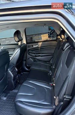Внедорожник / Кроссовер Ford Edge 2017 в 