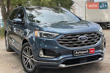 Позашляховик / Кросовер Ford Edge 2019 в 