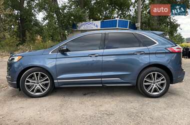 Позашляховик / Кросовер Ford Edge 2019 в 