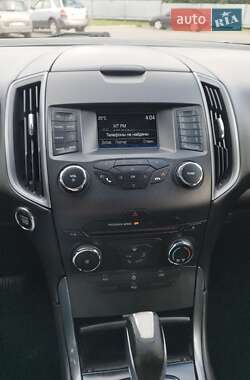 Внедорожник / Кроссовер Ford Edge 2015 в 