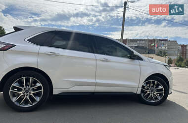 Позашляховик / Кросовер Ford Edge 2016 в 