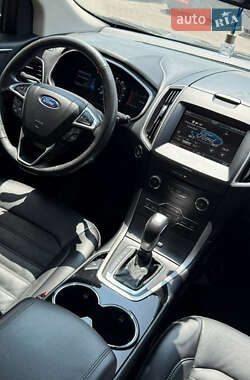 Позашляховик / Кросовер Ford Edge 2015 в 