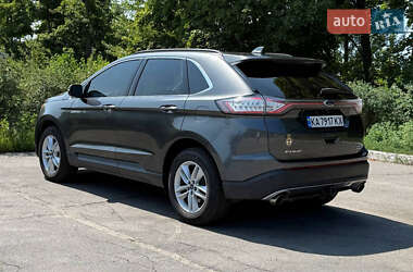 Позашляховик / Кросовер Ford Edge 2015 в 