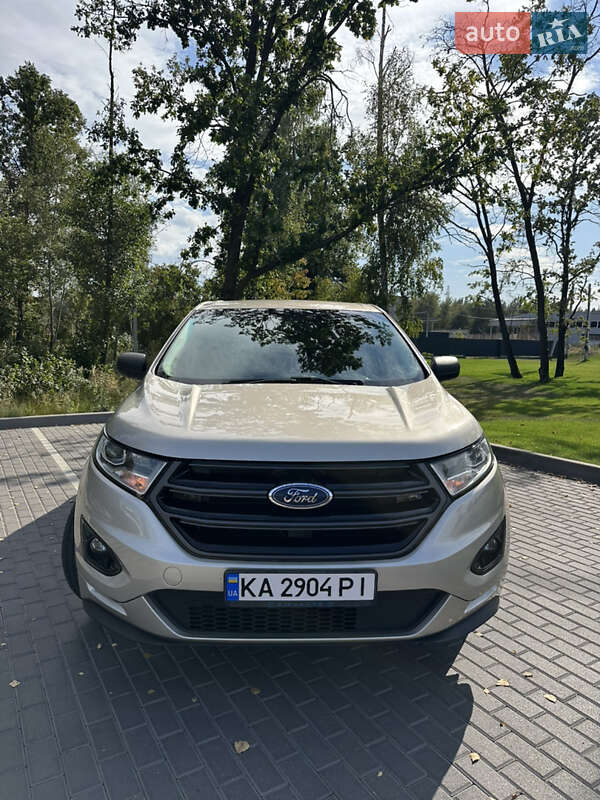 Внедорожник / Кроссовер Ford Edge 2017 в 