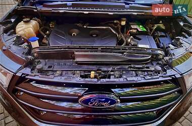 Внедорожник / Кроссовер Ford Edge 2017 в 