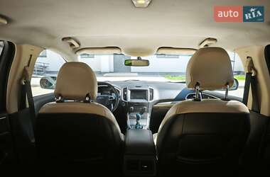 Позашляховик / Кросовер Ford Edge 2015 в 