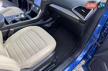 Позашляховик / Кросовер Ford Edge 2022 в 