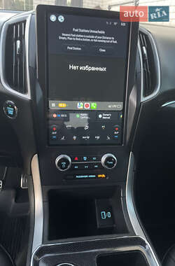 Позашляховик / Кросовер Ford Edge 2022 в 