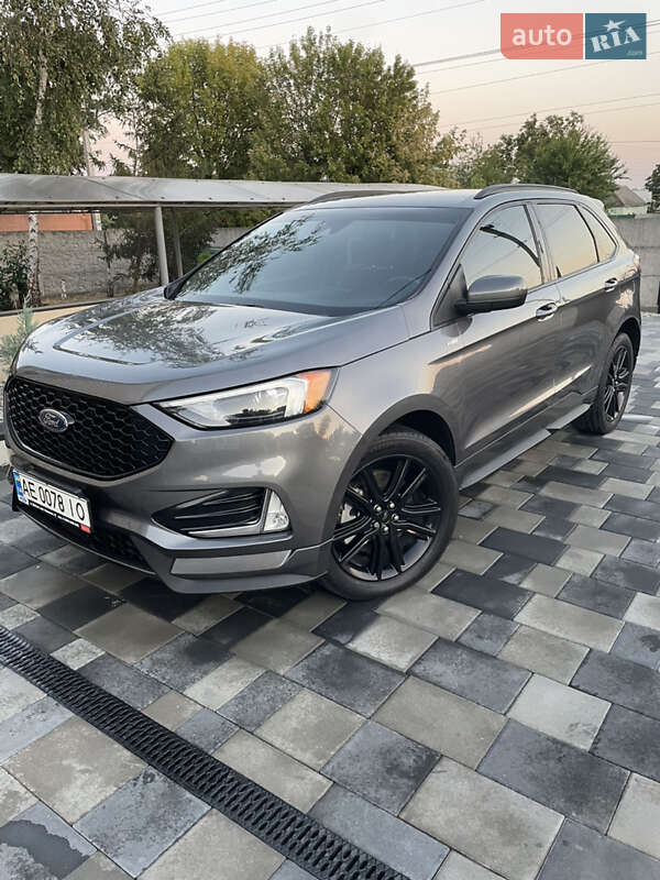 Позашляховик / Кросовер Ford Edge 2022 в 